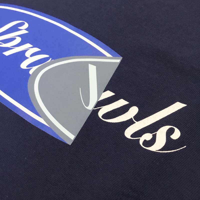 エンブレム　デザインTシャツ　ロゴ